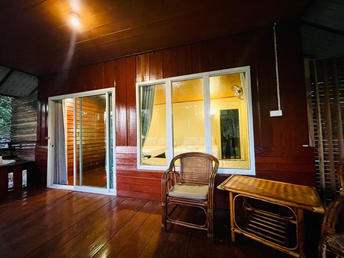 Marina Resort Koh Phayam Ranong Exterior foto